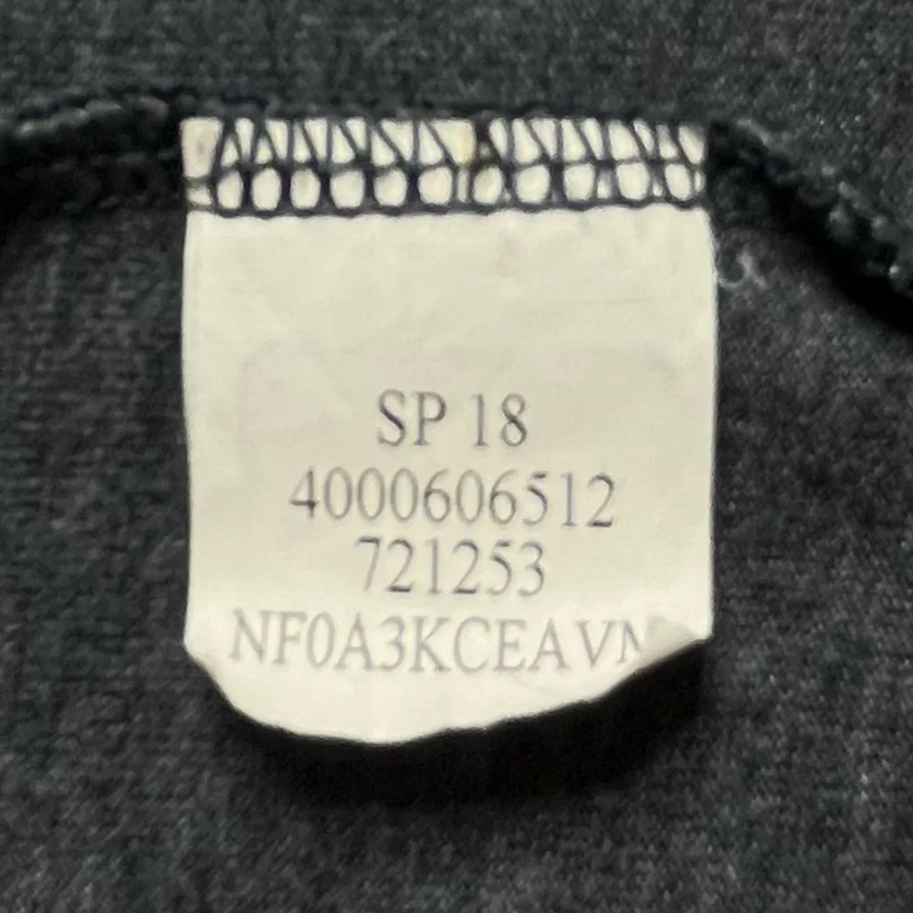 The North Face | Slim Fit Gray Heather Crewneck Pocket S/S T-Shirt | Men’s Large